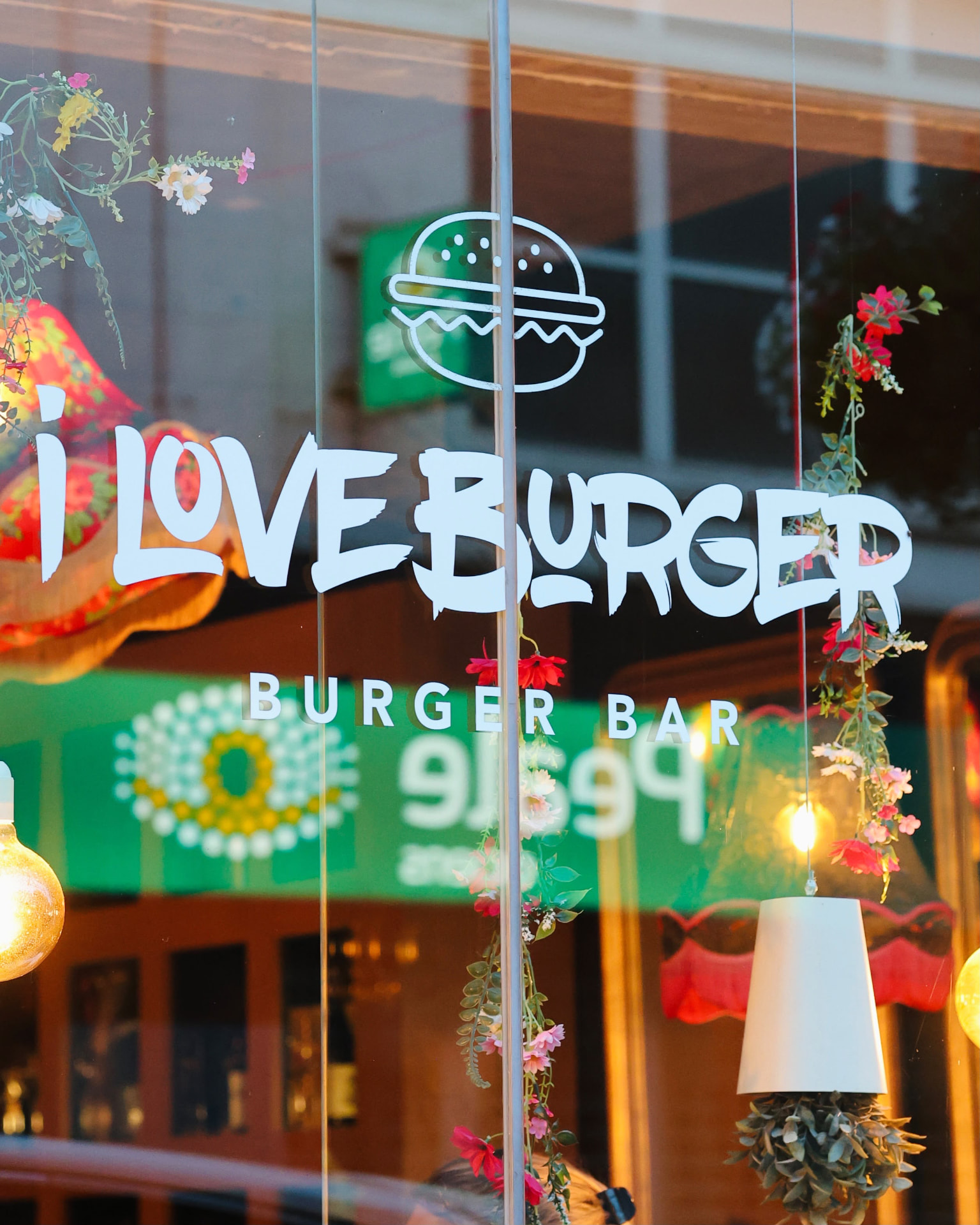 Vitrine d'I Love Burger, burger bar à Visé