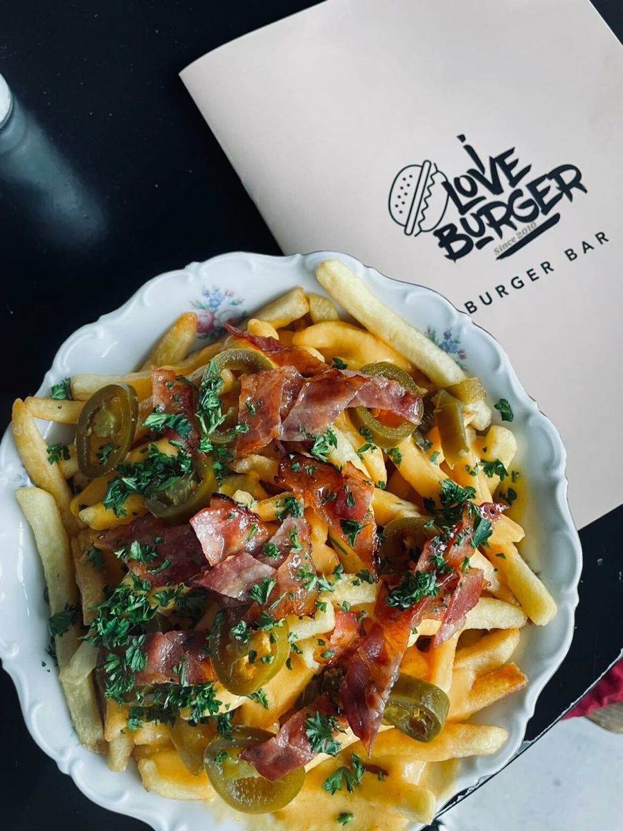 Frites fraîches servies chez I Love Burger